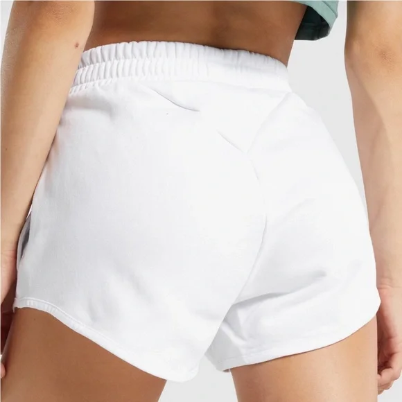 SOLD!! 🤍GYMSHARK SHORTS🤍 - Picture 4 of 7